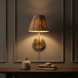 Light on image JYL1614A