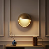 Light on image JYL7441B