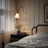 Light on image JYL7462C