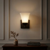 Light on image JYL7522A