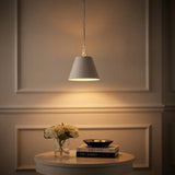 Light on image JYL7586C