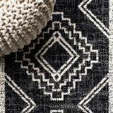 Marokko Diamond Tribal Medallion Indoor/outdoor Area Rug Black/Ivory / Runner / 2'2" X 8' – DETAIL