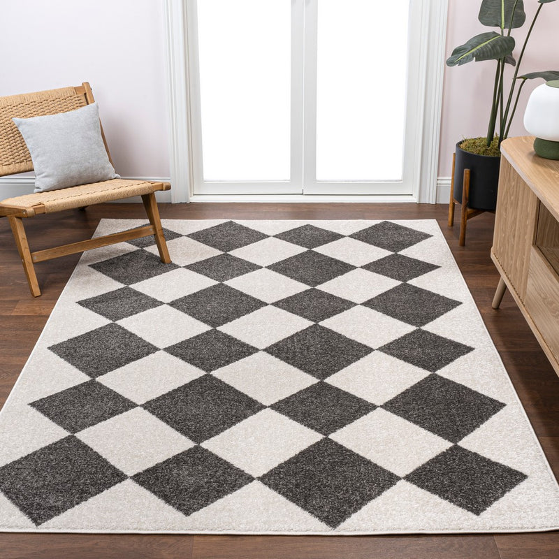 Draper Classic Geometric Diamond Pattern Area Rug
