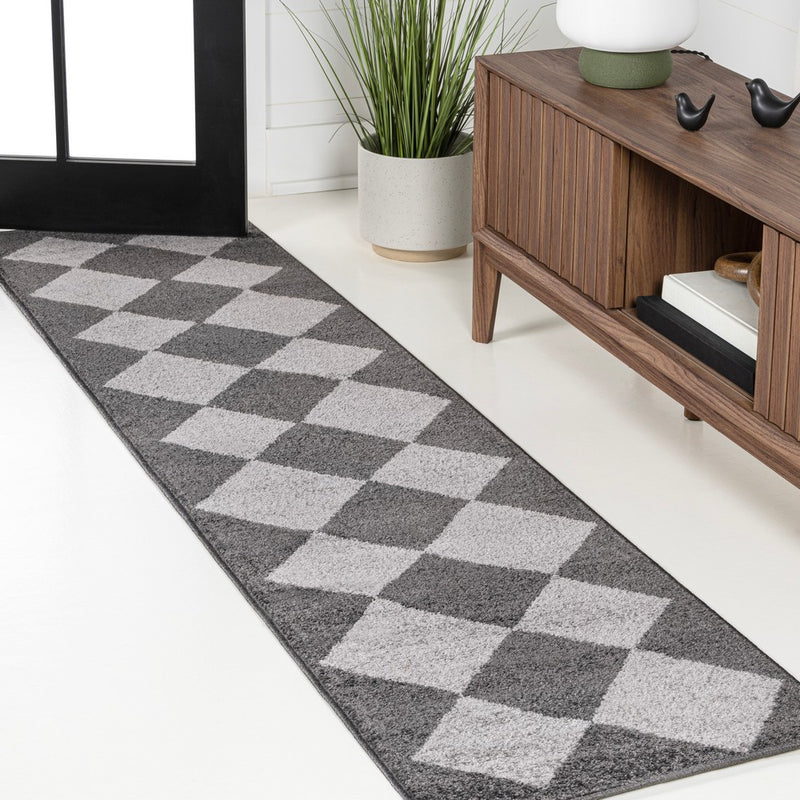 Draper Classic Geometric Diamond Pattern Area Rug