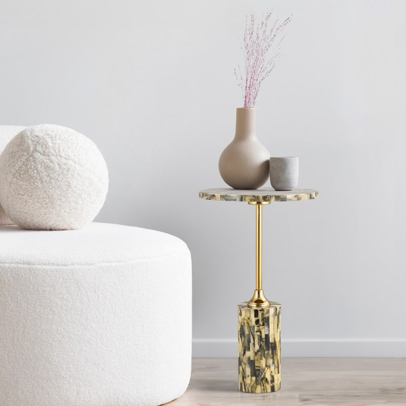 Hedda 23.5" Contemporary Glam Metal/Resin Faux Stone Round End Table - JONATHAN Y