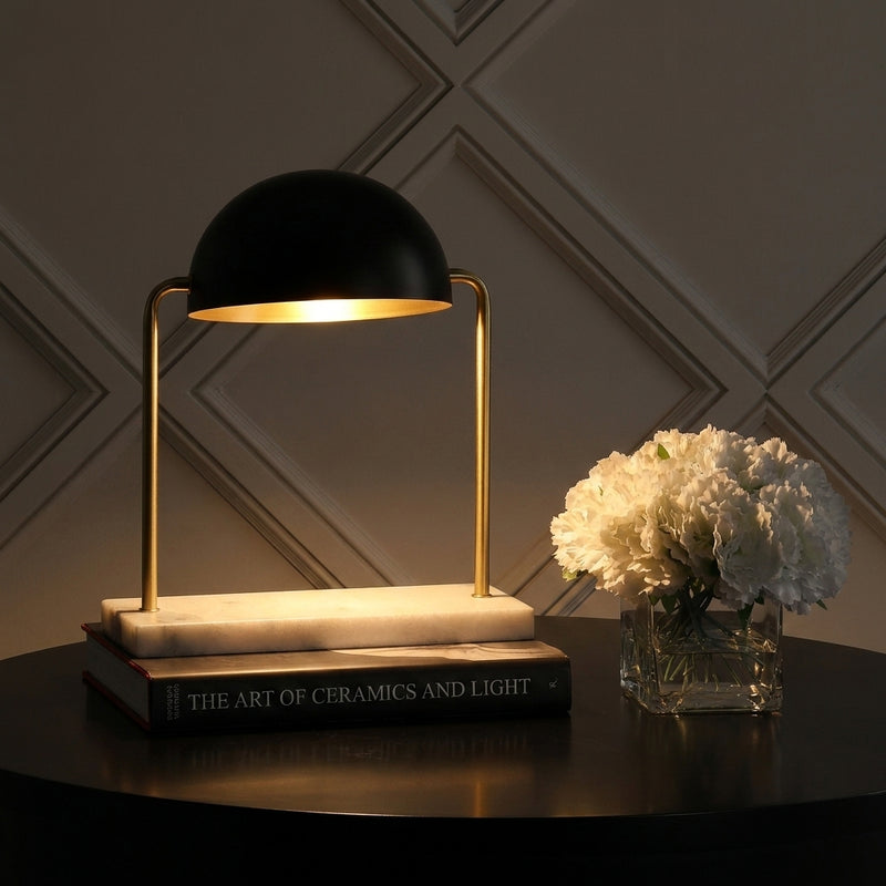 Light on image JYL1044A