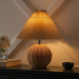Light on image JYL1145C