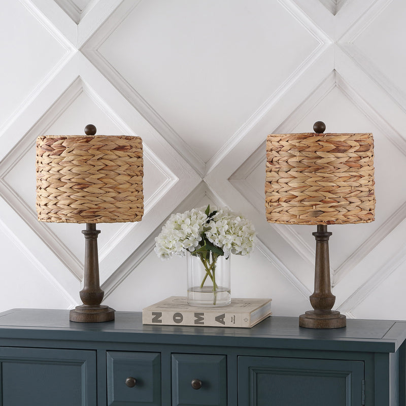 Leona 21.25" Rustic Farmhouse Handwoven Rattan/Resin LED Table Lamp - JONATHAN Y