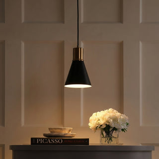 Light on image JYL6131A