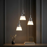 Light on image JYL7036A