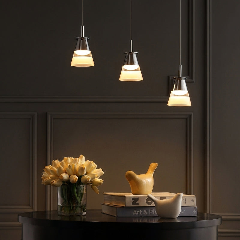 Light on image JYL7037A