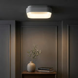 Light on image JYL7207A