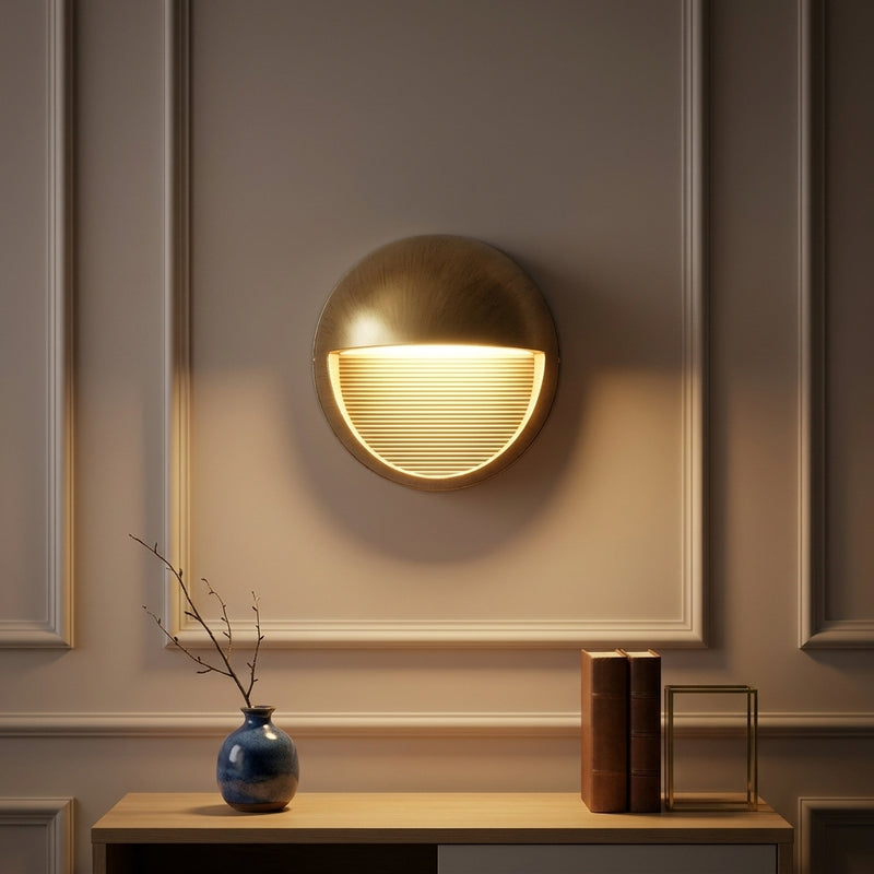 Light on image JYL7441B