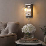 Light on image JYL7567B