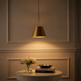 Light on image JYL7586B