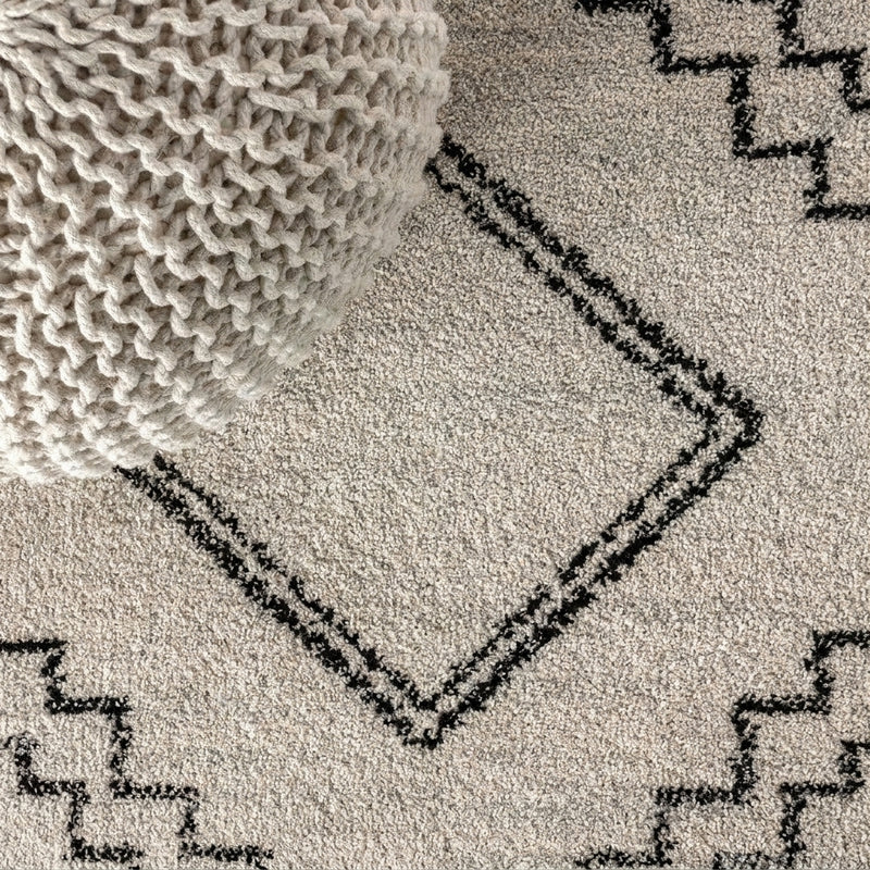 Amir Moroccan Beni Souk Area Rug Cream/Black / Runner / 2'3" X 8' – DETAIL