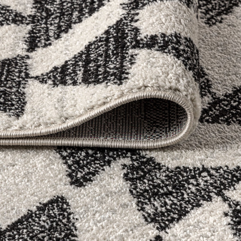 Aisha Moroccan Triangle Geometric  Area Rug