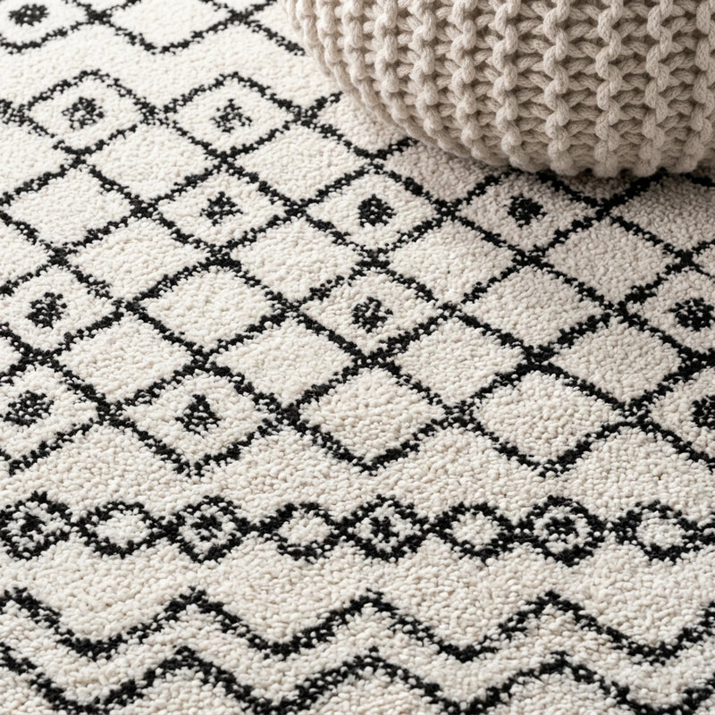 Aksil Moroccan Beni Souk Area Rug Cream/Black / Runner / 2'2" X 8' – DETAIL
