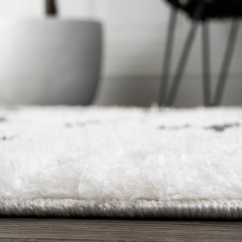 Cristo Berber Geometric Shag Area Rug