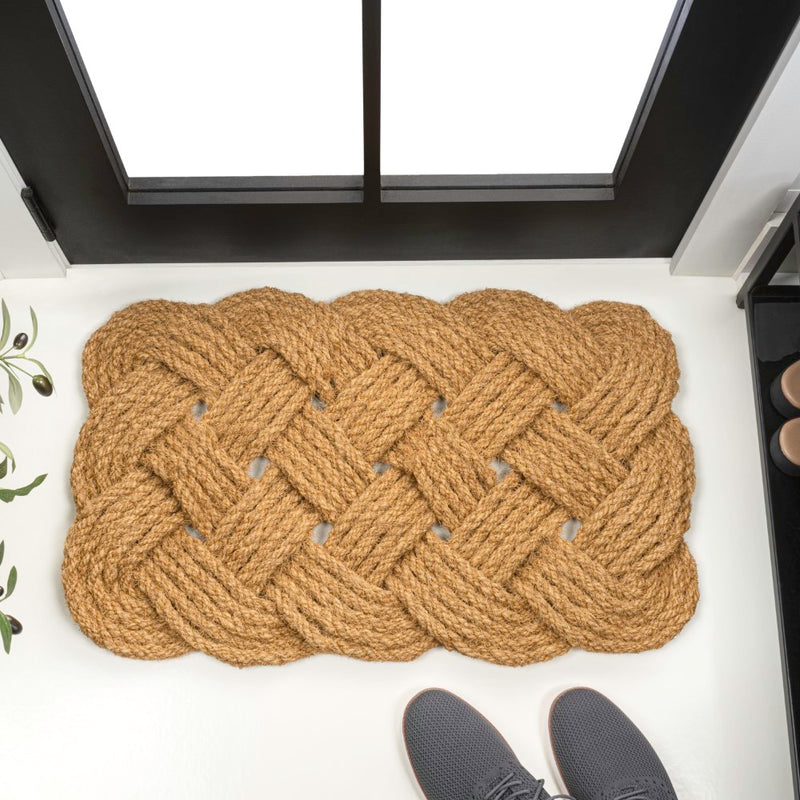 Maeve Classic Coastal Scalloped Basketweave Coir Mat