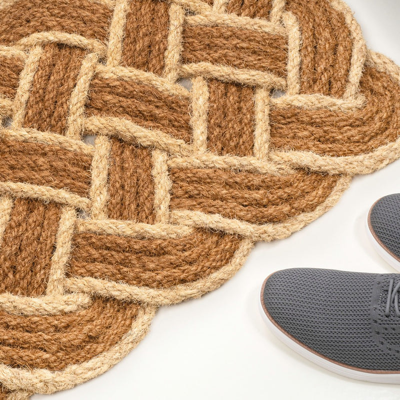 Maeve Classic Coastal Scalloped Basketweave Coir Mat