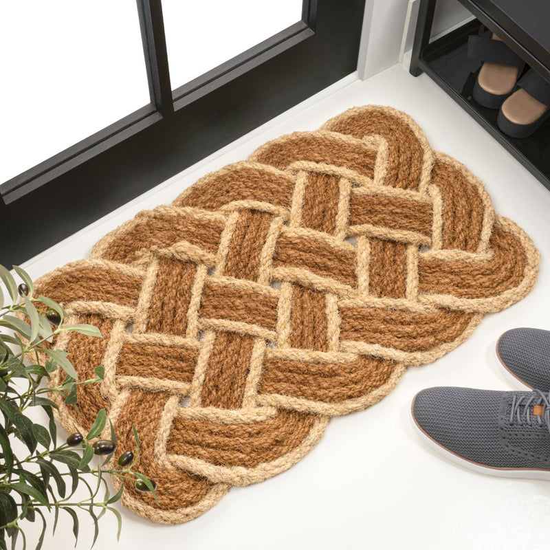 Maeve Classic Coastal Scalloped Basketweave Coir Mat