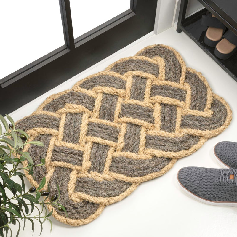 Maeve Classic Coastal Scalloped Basketweave Coir Mat
