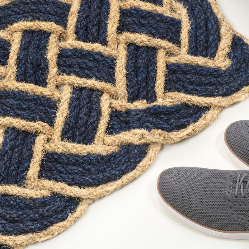 Maeve Classic Coastal Scalloped Basketweave Coir Mat