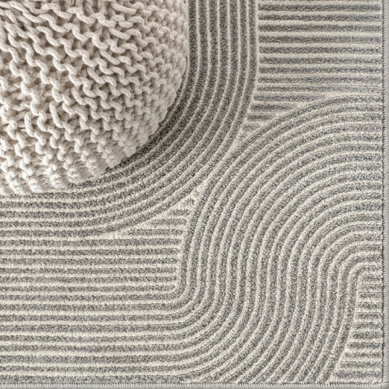 Skagen Minimalist Curve Geometric Area Rug Gray/Ivory / Square / 5'3" Square – DETAIL