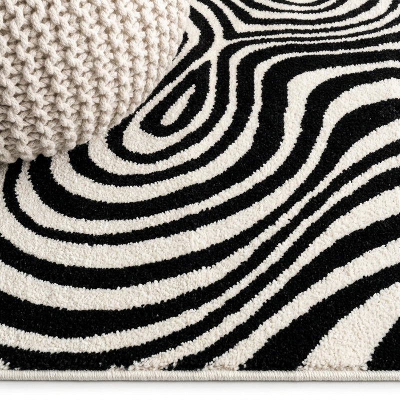 Maribo Abstract Groovy Striped Area Rug Black/White / Runner / 2' X 8' – DETAIL