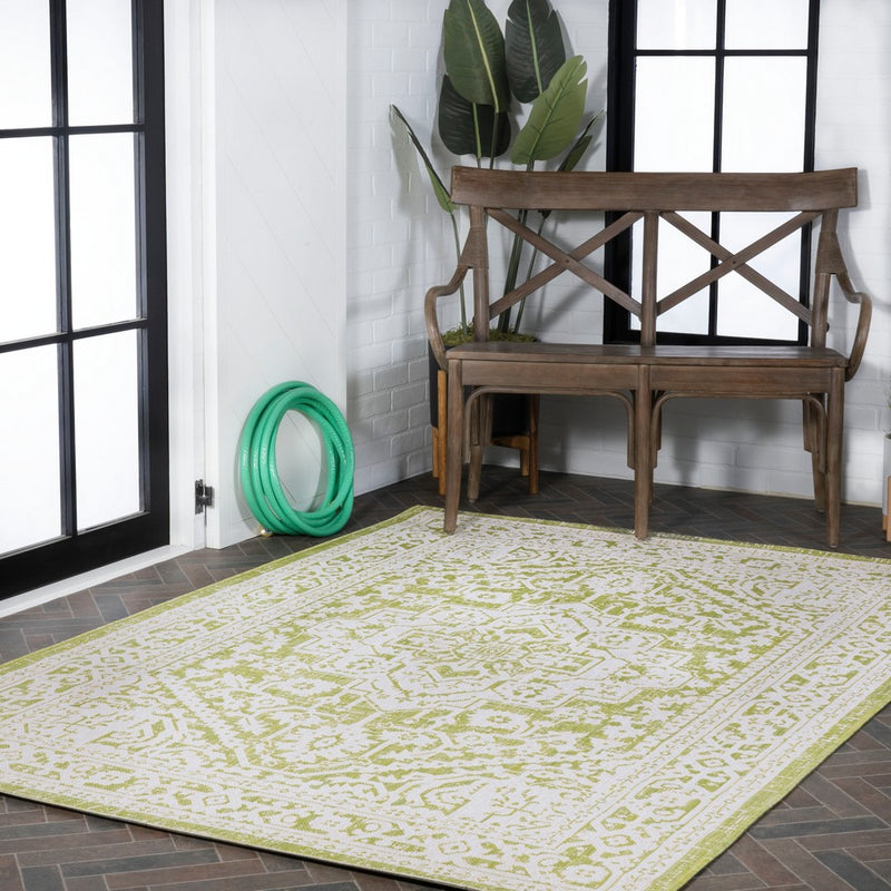 Sinjuri Medallion Textured Weave Indoor/outdoor Area Rug