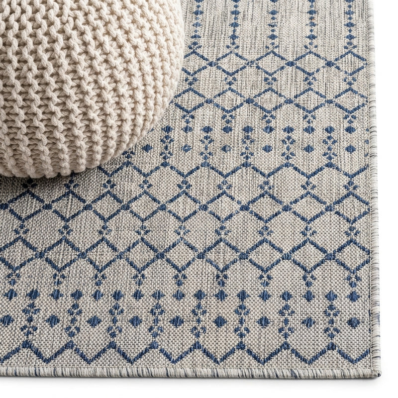 Ourika Moroccan Geometric Textured Weave Indoor/outdoor Runner Rug Light Gray/Navy / Runner / 2'2" X 8' – DETAIL