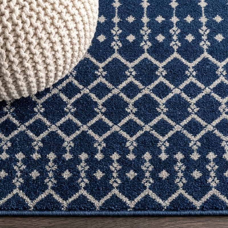 Ourika Moroccan Geometric Textured Weave Indoor/outdoor Runner Rug Navy/Light Gray / Runner / 2'2" X 8' – DETAIL