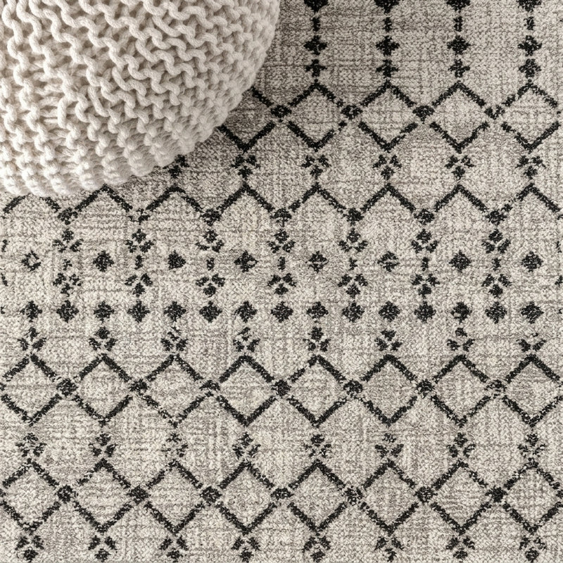 Ourika Moroccan Geometric Textured Weave Indoor/outdoor Runner Rug Light Gray/Black / Runner / 2'2" X 8' – DETAIL