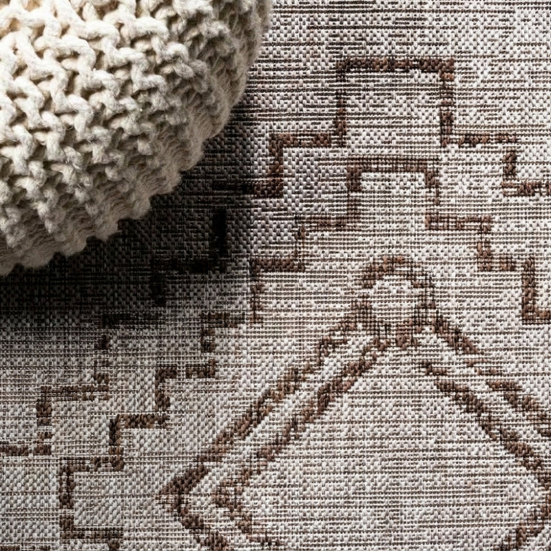 Marokko Diamond Tribal Medallion Indoor/outdoor Area Rug Brown/Beige / Runner / 2'2" X 8' – DETAIL