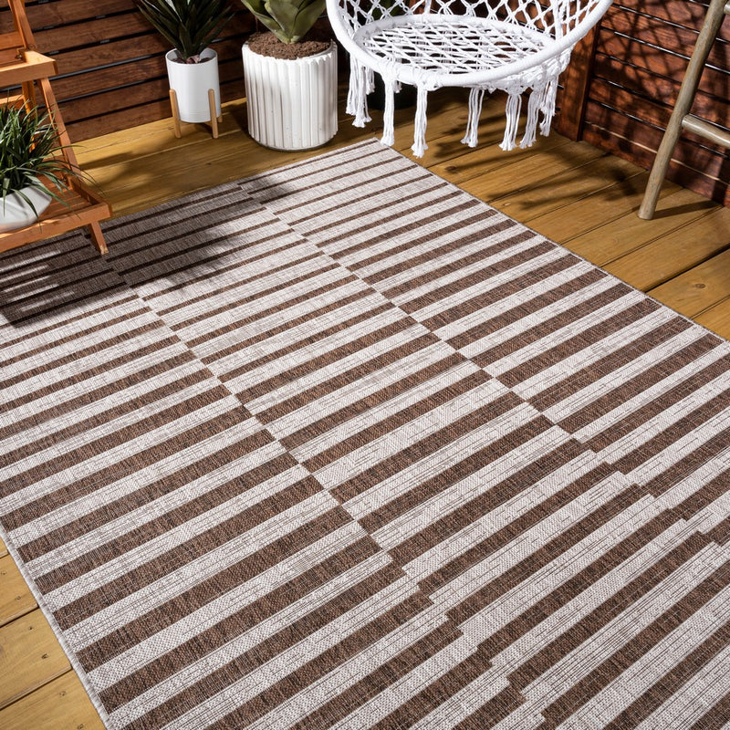 Sukie Modern Offset Stripe Indoor/outdoor Area Rug