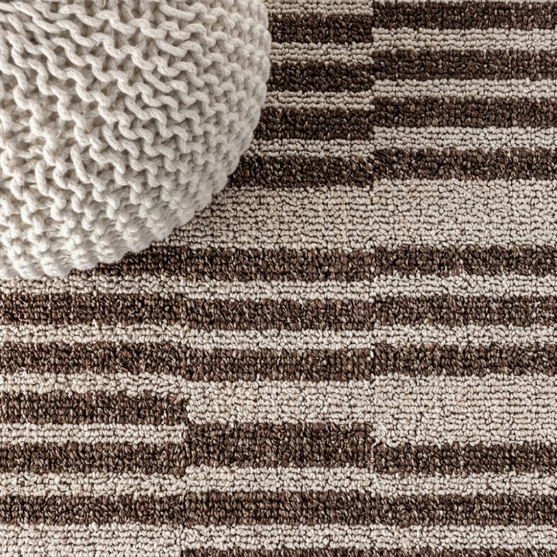 Sukie Modern Offset Stripe Indoor/outdoor Area Rug Brown/Beige / Runner / 2'2" X 8' – DETAIL