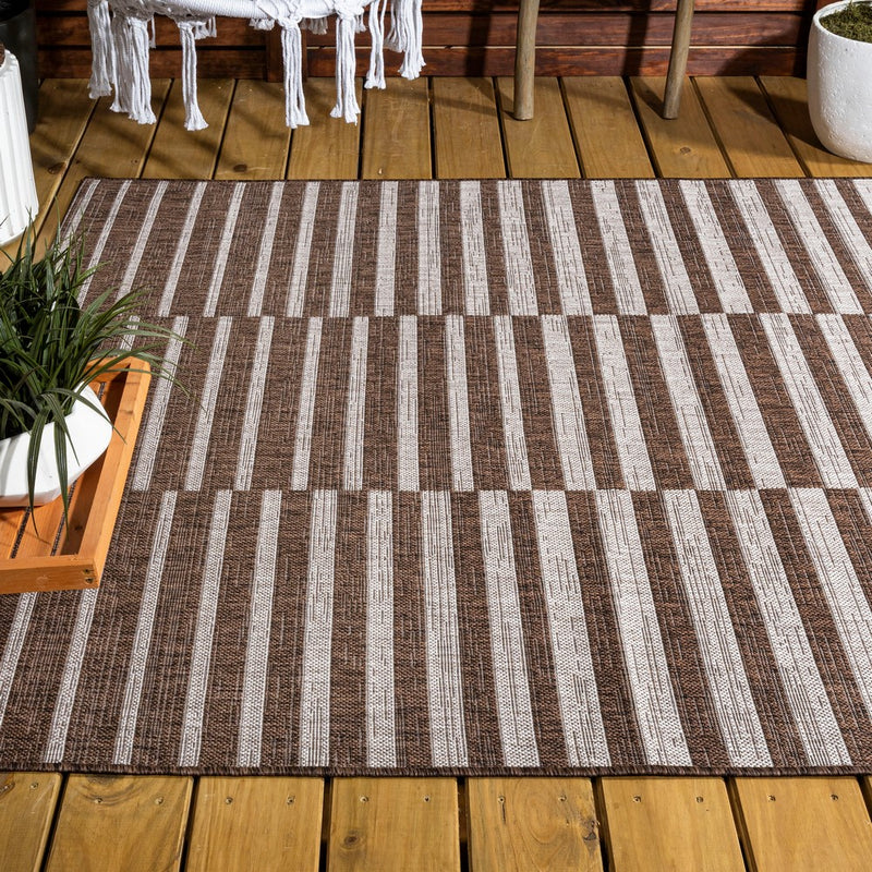 Sukie Modern Offset Stripe Indoor/outdoor Area Rug