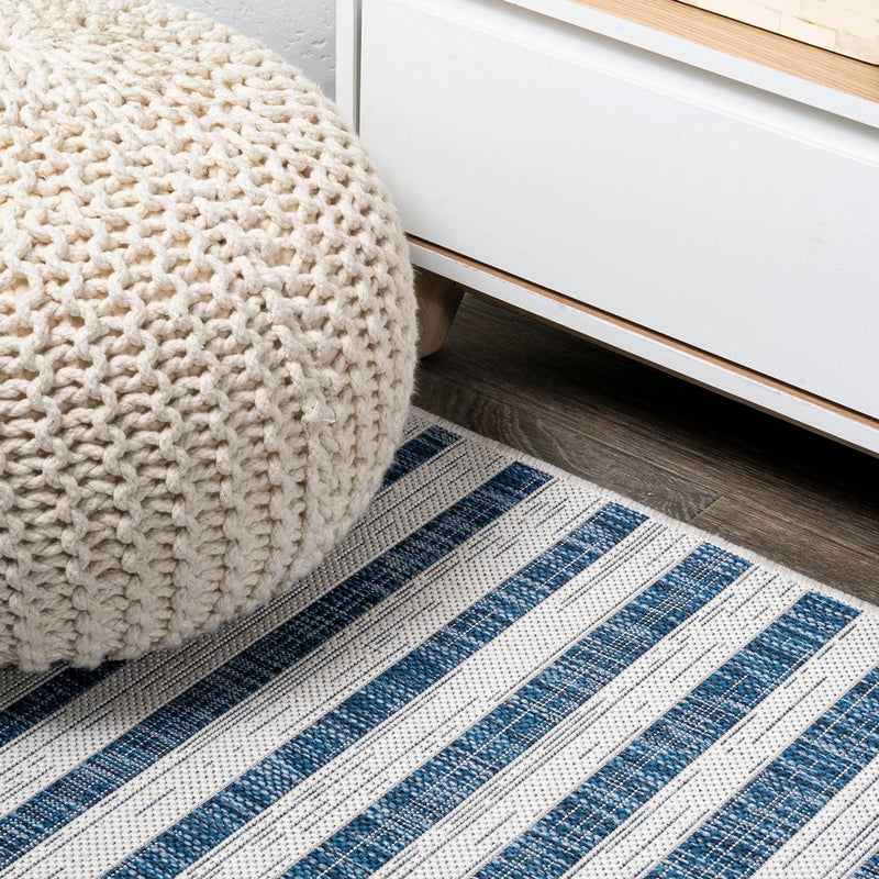 Sukie Modern Offset Stripe Indoor/outdoor Area Rug