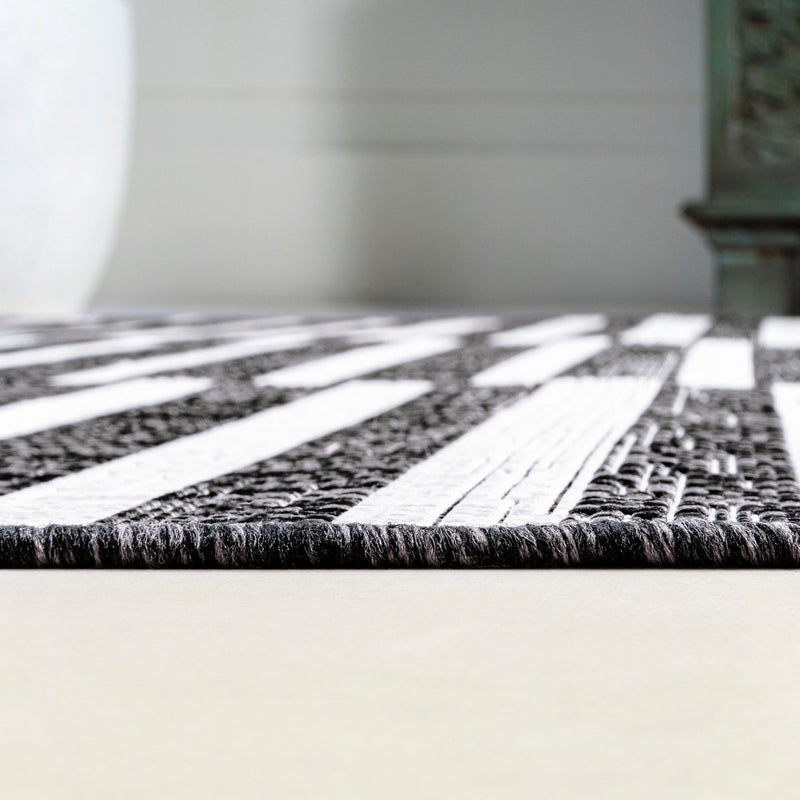 Sukie Modern Offset Stripe Indoor/outdoor Area Rug