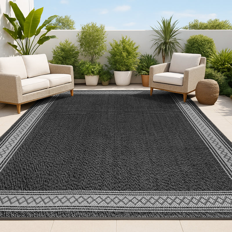 Lucia Classic Diamond Border Indoor/outdoor Area Rug