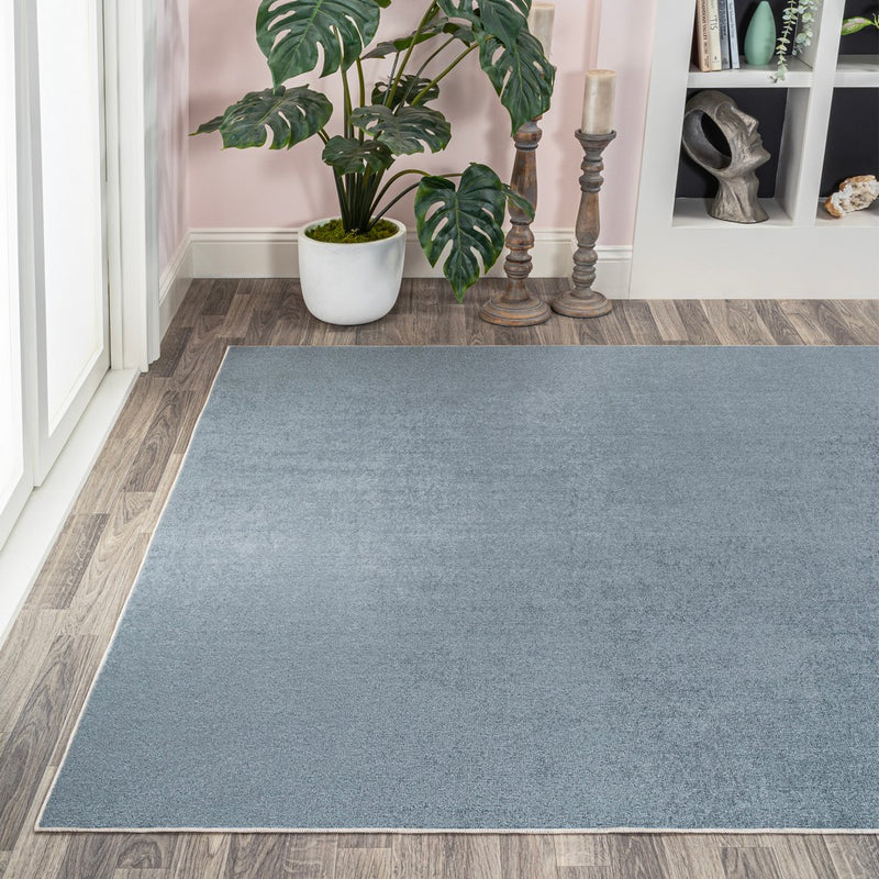 Twyla Classic Solid Low-Pile Machine-Washable Area Rug