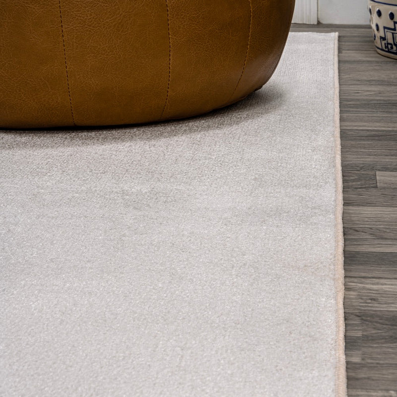 Twyla Classic Solid Low-Pile Machine-Washable Area Rug