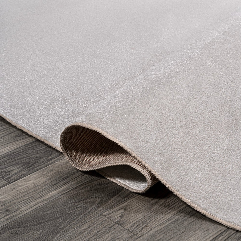 Twyla Classic Solid Low-Pile Machine-Washable Area Rug