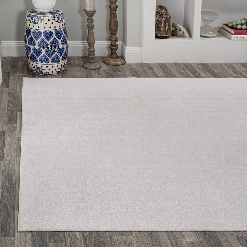 Twyla Classic Solid Low-Pile Machine-Washable Area Rug