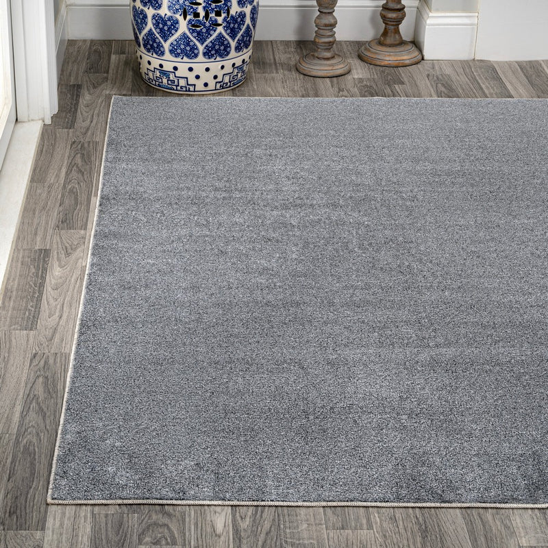 Twyla Classic Solid Low-Pile Machine-Washable Area Rug