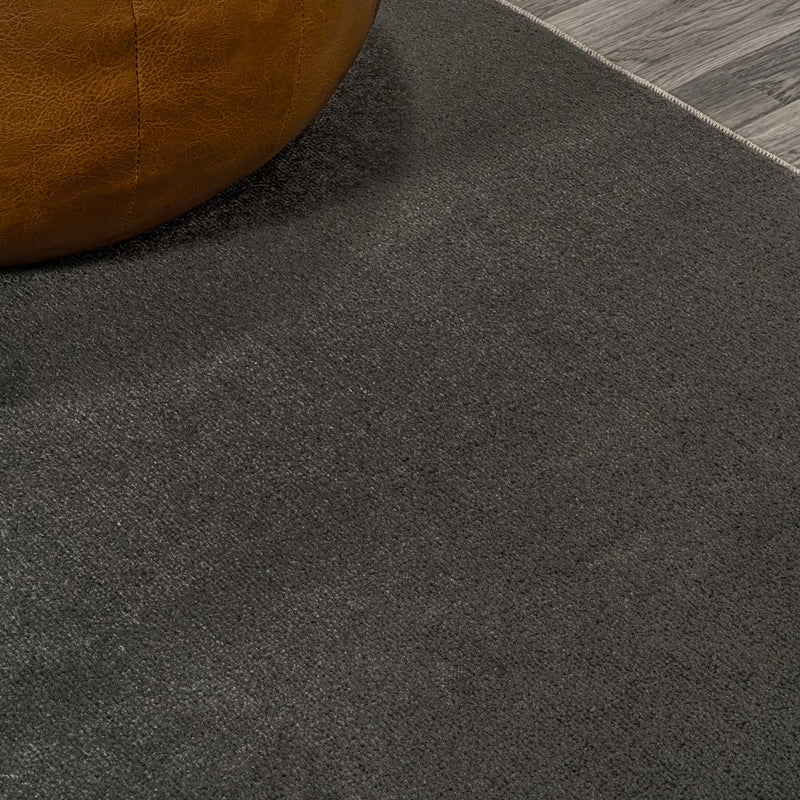 Twyla Classic Solid Low-Pile Machine-Washable Area Rug